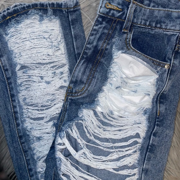 Vintage Wash Distressed Jeans - Picture 4 of 4